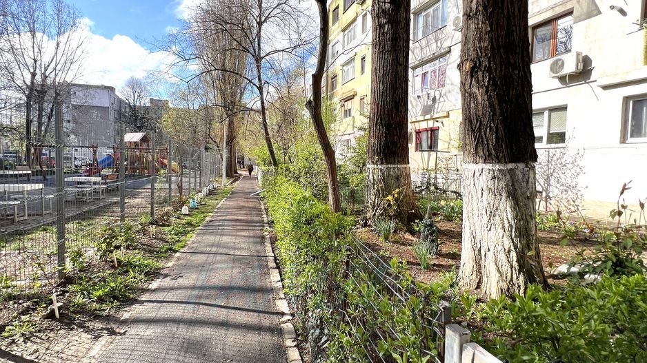 🏡 Apartament 2 camere, etaj 3, stradal – zonă excelentă Micro 40 - Poză 1