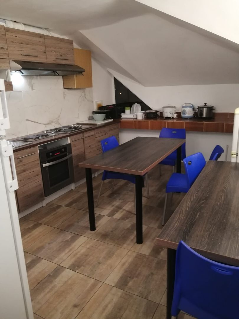 Etaj de inchiriat/ camere+ bai/bucatarie/spalatorie - Poză 3