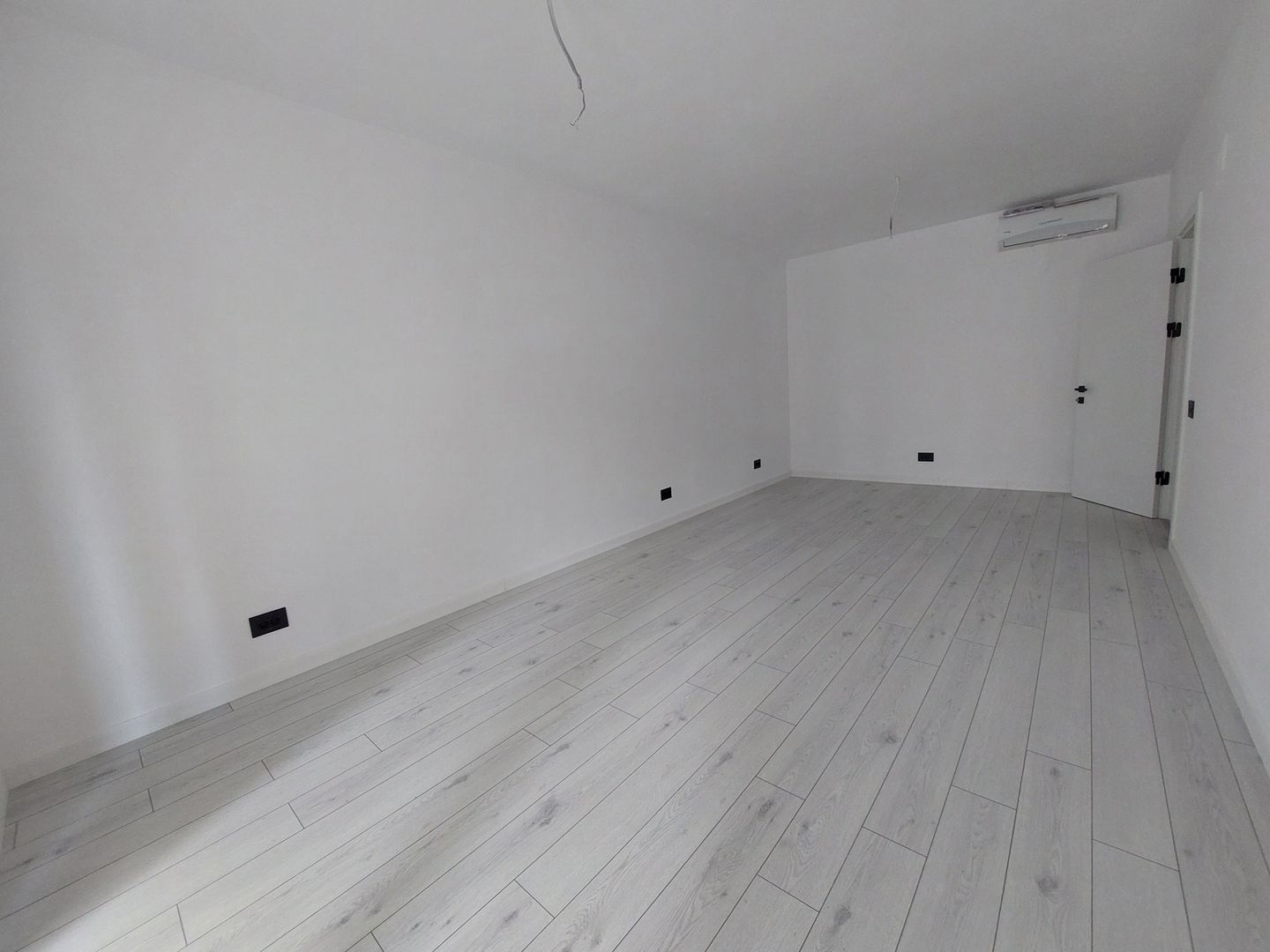 APROAPE metrou Berceni 2 cam decomandat 93500 E - Poză 4