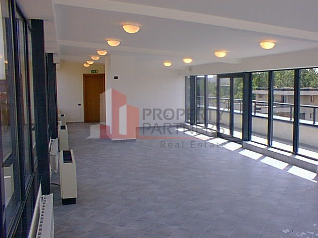 Cladire de birouri  Str. Polona - Str. Mihai Eminescu - Poză 2