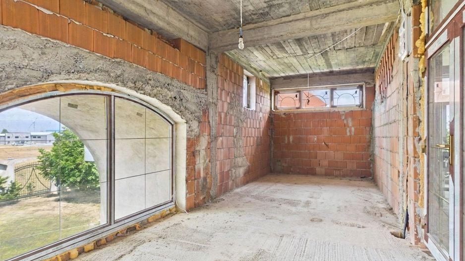 Clădire 850 mp, Czaran Gyula, 8 parcări - Poză 16