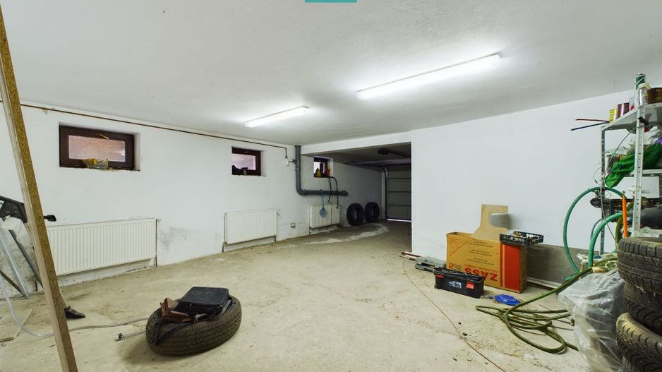 Vilă spațioasă cu 8 camere, Grădiște - Poză 4