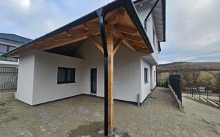 Casa Sibiu, Poplaca 4 camere, 3 bai, terasa si curte NOU - Poză 21