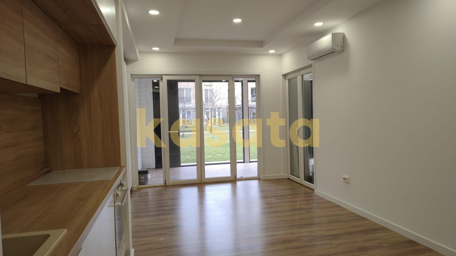 3 camere de vânzare | Cosmopolis Faza 1 | curte proprie | terasă - Poză 3