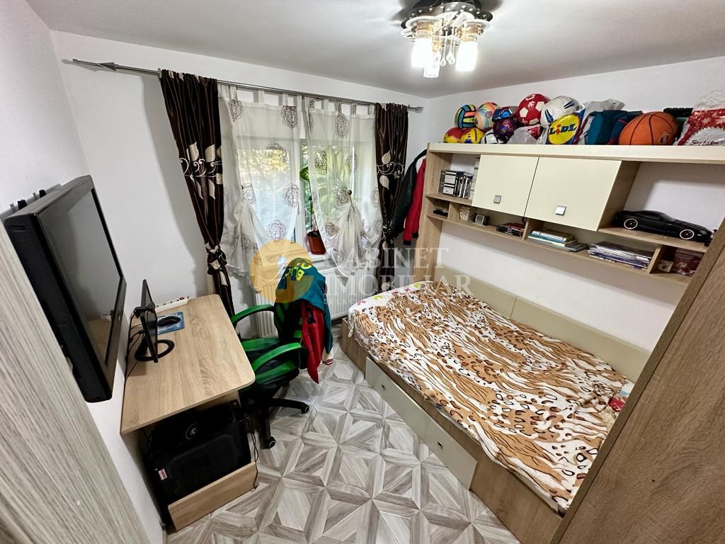 Apartament cu 4 Camere Decomandat - Parter Inalt - Zona Nicolina-Frumoasa - Poză 6