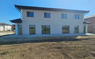 Casa noua 4 dormitoare, spatiu bun pentru familie - Poză 10