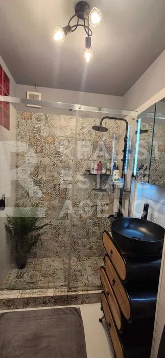 Vânzare, apartament cu 3 camere în zona Drumul Taberei - Poză 4