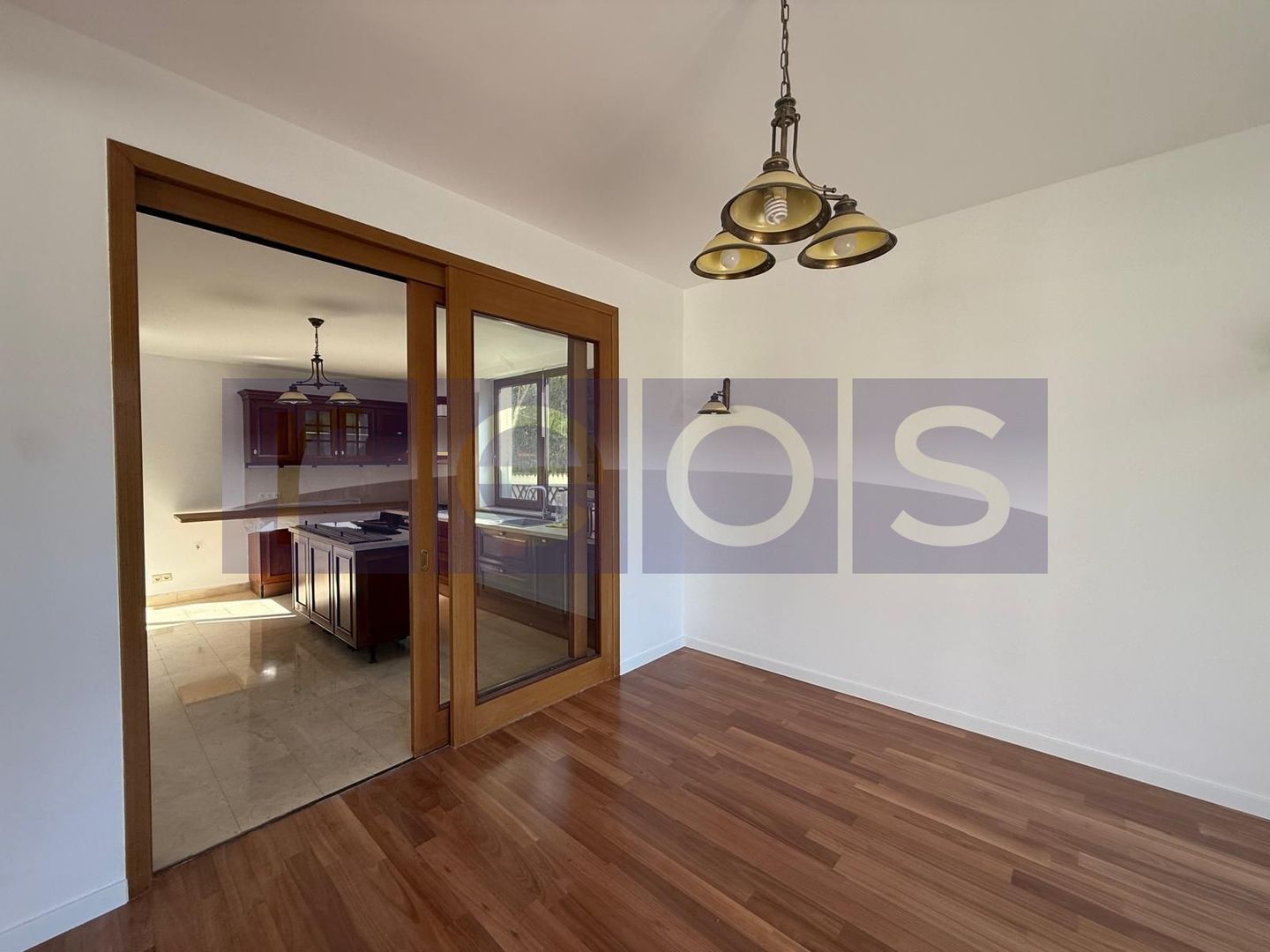 INCHIRIERE VILA DEOSEBITA EROU IANCU NICOLAE | PISCINA | 7 CAMERE | 1300MP CURTE - Poză 5