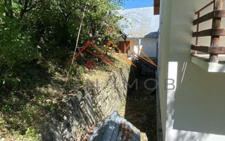 Vila de vanzare, teren 3100 mp, 7 camere, 6 grupuri sanitare, 3 CT, an 1997 - Poză 12