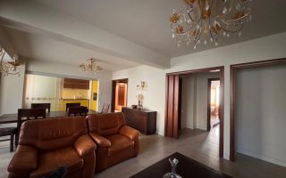 Apartament cu 3 camere de vânzare în Central, Suceava - Poză 3