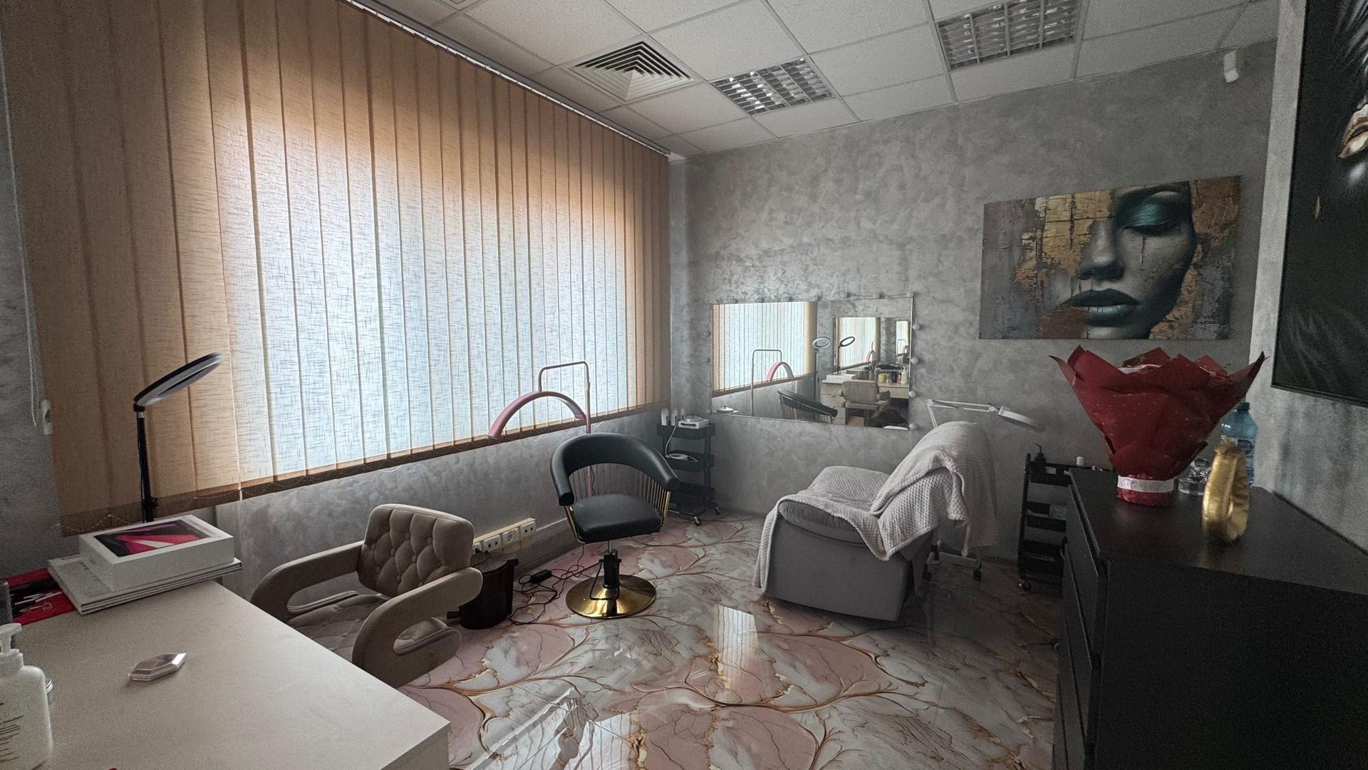 DE VÂNZARE BUSINESS – Salon de Frumusețe Complet Funcțional | 220 mp - Poză 11