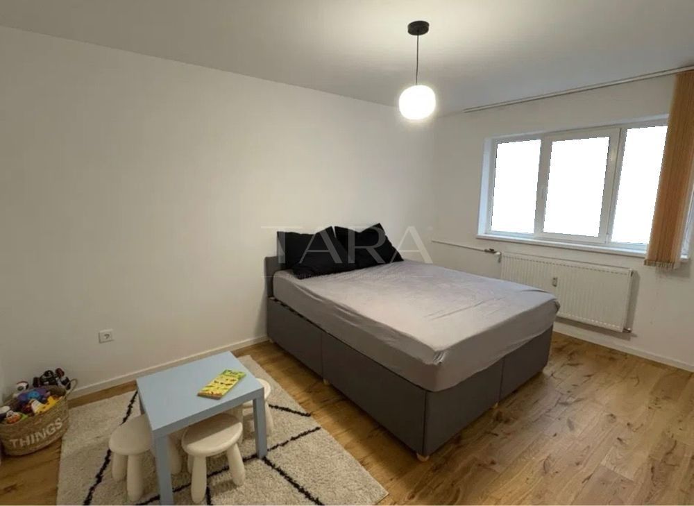 Apartament renovat cu 3 camere, în zonă liniștită și bine conectată. - Poză 5