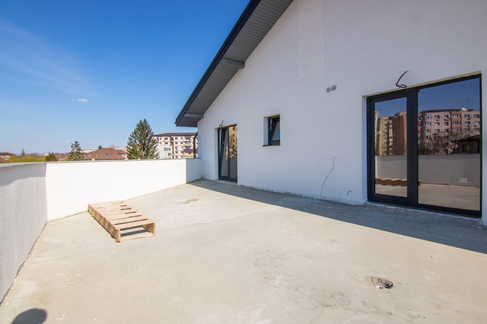 4 Camere/ Crangasi/ 210mp/ Terasa Panoramica/ Finisat Complet/ Parcare Inclusa - Poză 12