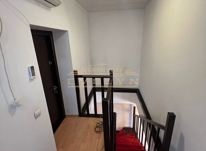 Apartament de vanzare pe doua nivele, zona Pietonalul Transilvaniei, pret 180000 euro - Poză 8