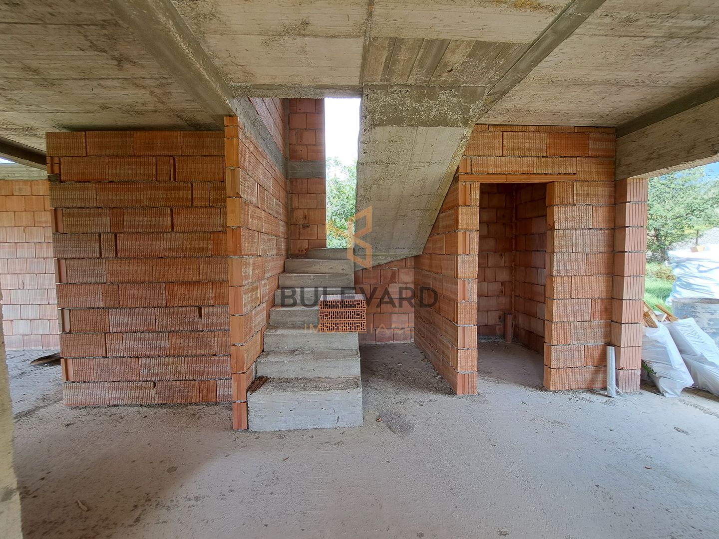 Casa la rosu 172 mp utili, 750 mp teren, view superb! - Poză 17