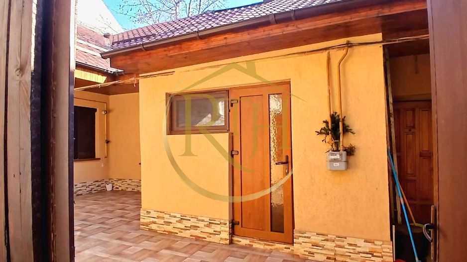 Oferim spre vanzare un Apartament la curte comuna, in zona Odobescu. - Poză 19