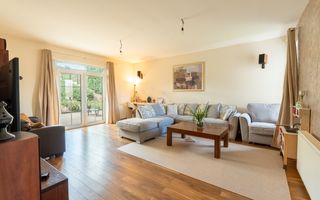 Proprietate spectaculoasă în Câmpenești de vanzare - Poză 9