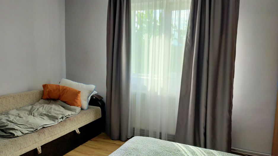 Casa cu 3 apartamente în Dumbravita aproape de pădure - Poză 9