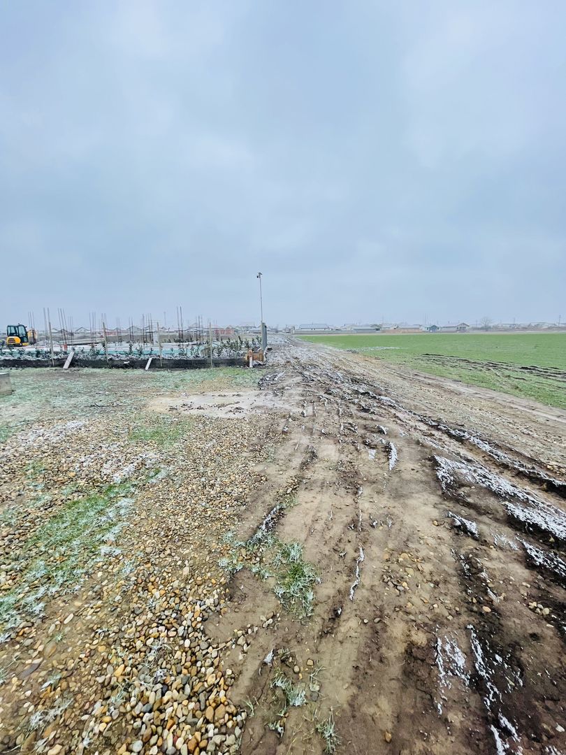 Teren intravilan cu fundație ridicată (plan P) - Poză 3