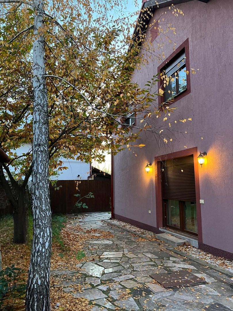 Casa individuala pozitie foarte buna si teren generos - Poză 2