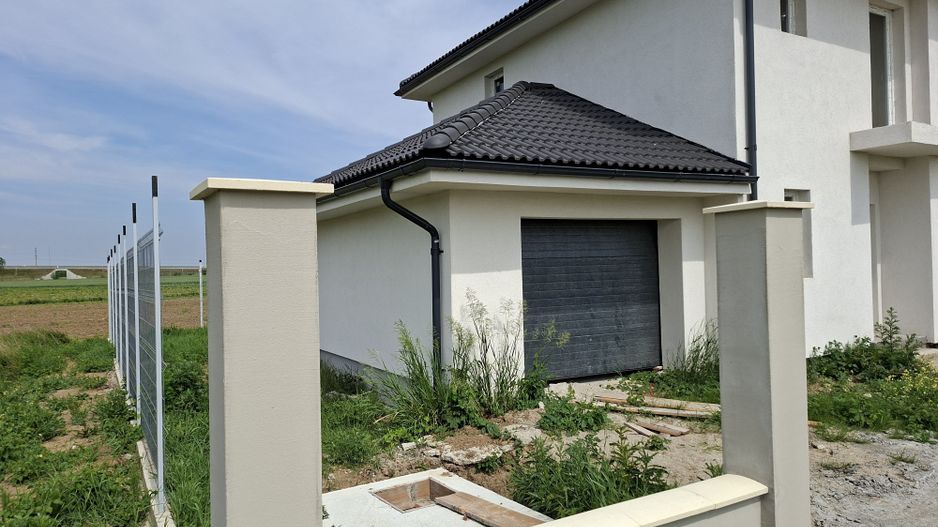 CASA NOUA IN GRI DE VANZARE - Poză 2