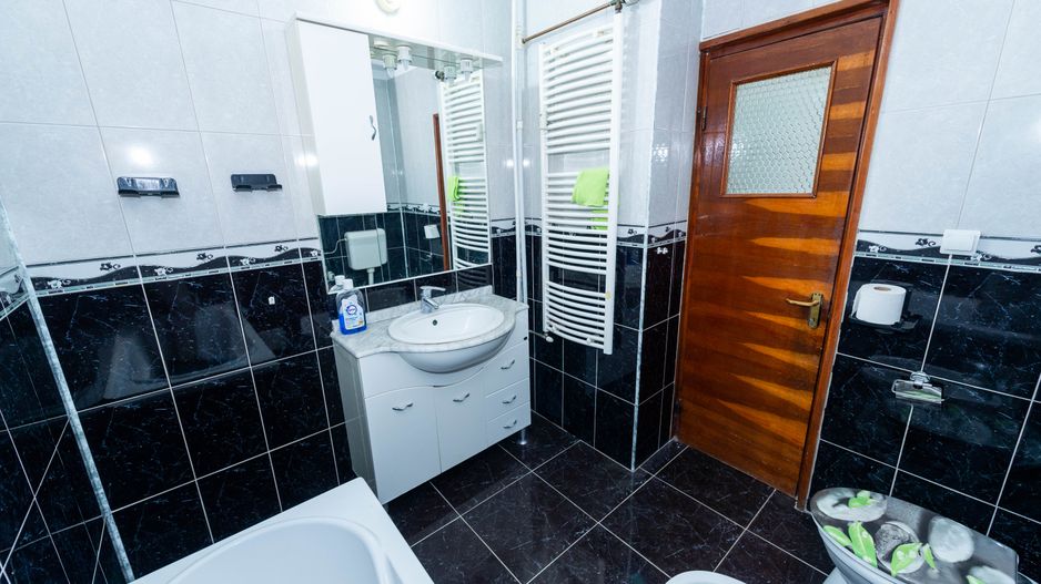 Apartament 3 camere decomandat, 88 mp, an 1982, Piata 1 Mai, Victoriei - Poză 16
