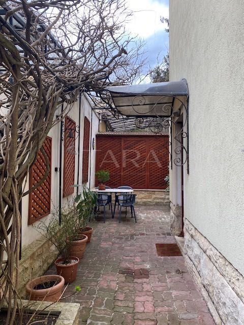 Apartament 3 camere, 98 mp util si curte 150 mp. Andrei Mureșanu. - Poză 1