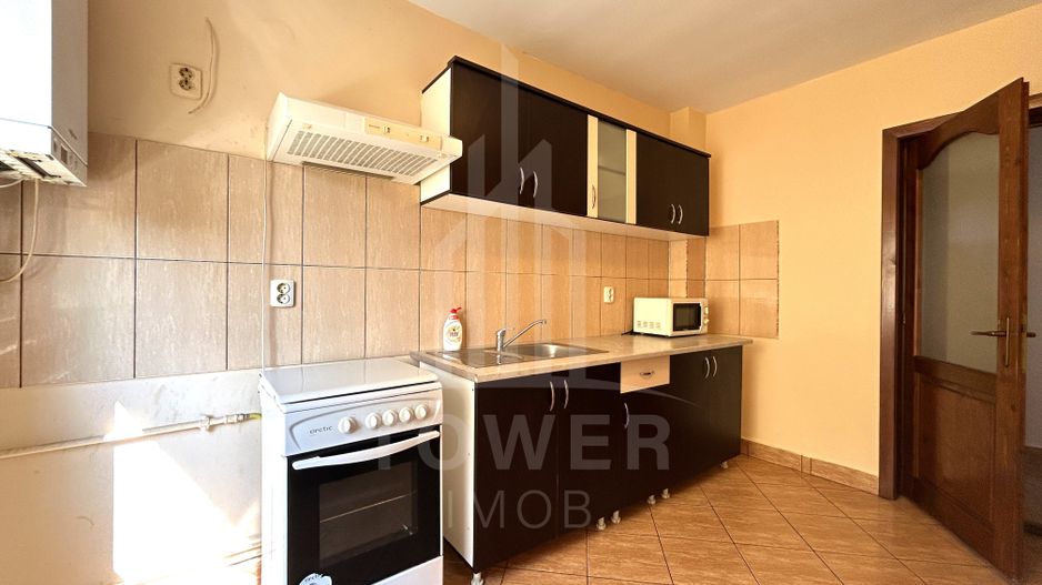 Apartament cu 3 camere, 2 băi și loc de parcare în curte – Turnișor - Poză 2