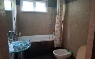 Apartament 3 Camere Podul de Piatra - 550 euro - Poză 9