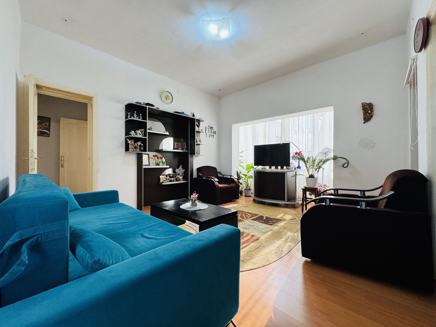 Apartament 3 camere in Vila+Demisol locuibil 18,40 mp - Parcul Carol - Poză 1