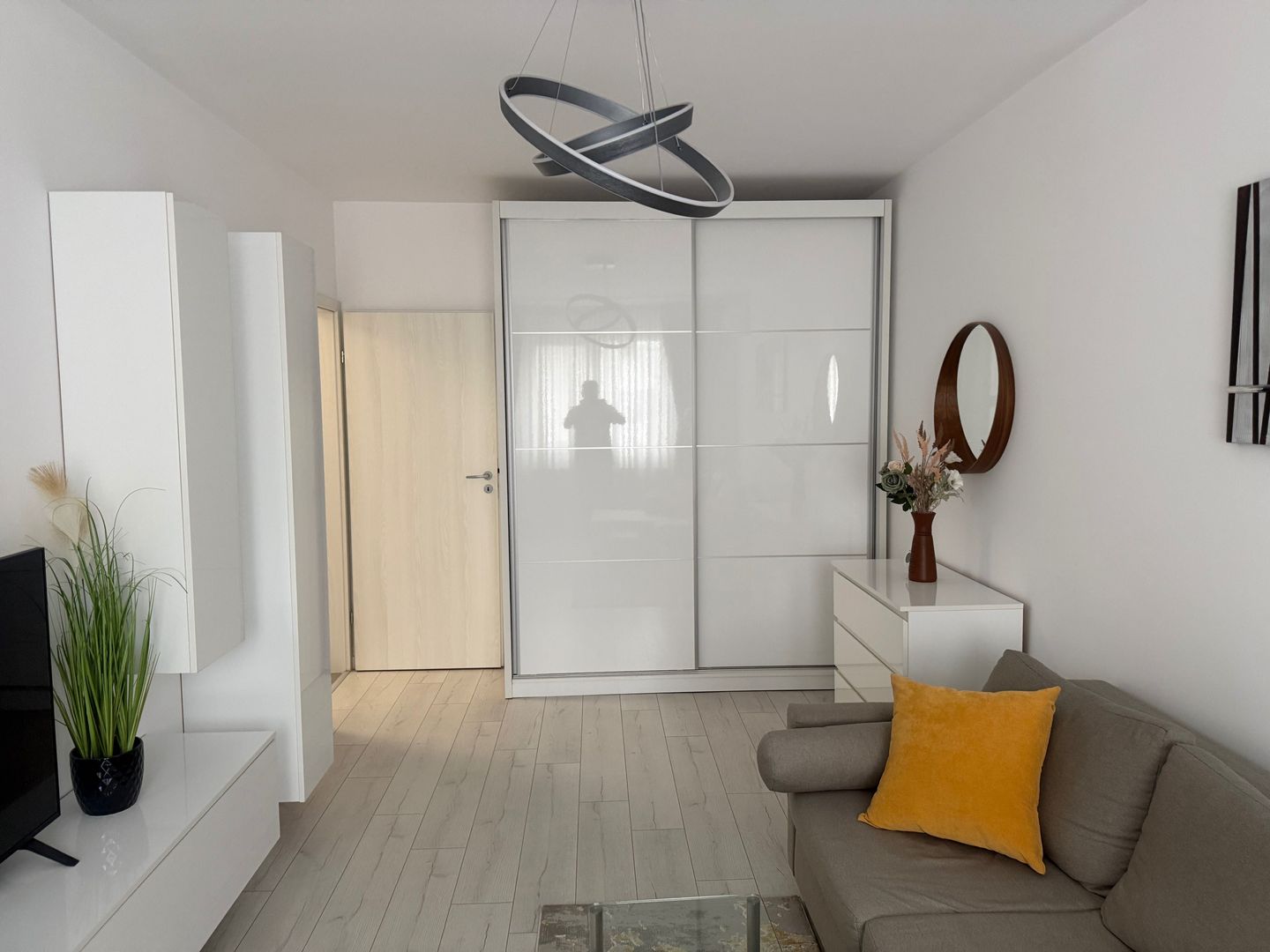 Inchiriere Apartament 2 camere- Zona MetrouBerceni - Poză 2