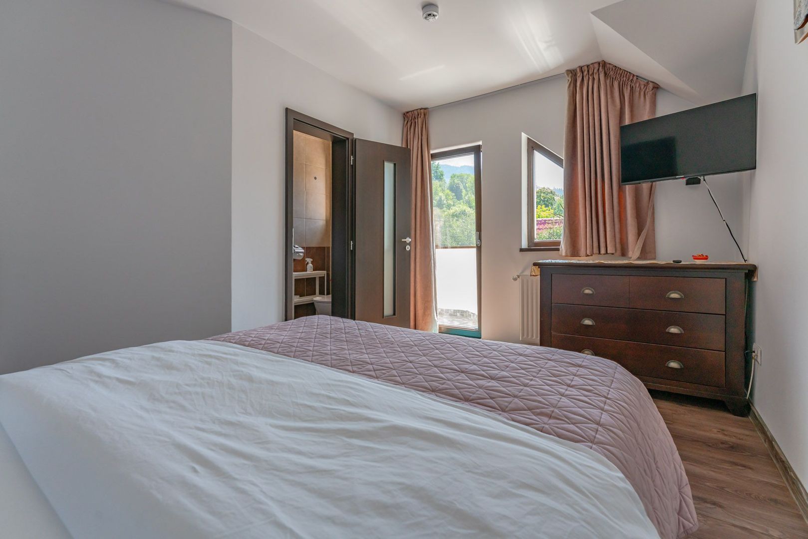 Pensiune de vânzare în Bran, cu rating 9.8 Booking și 4.9 Google - Poză 32