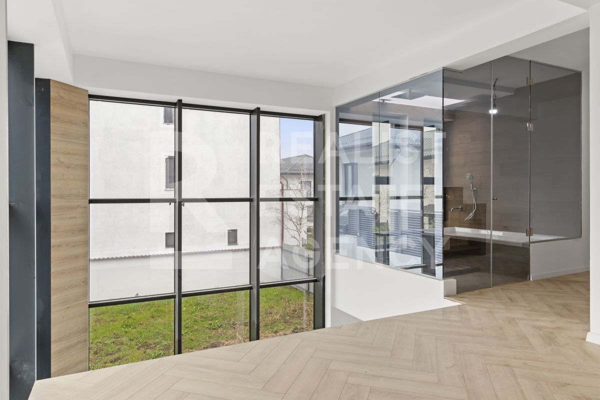 Casă nouă, spațioasă și elegantă, 7 camere, Lângă Pădurea Crețuleasca - Poză 19