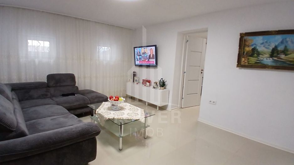 🏡 Casă Individuală în Zonă Centrală | Curte Proprie - Poză 1