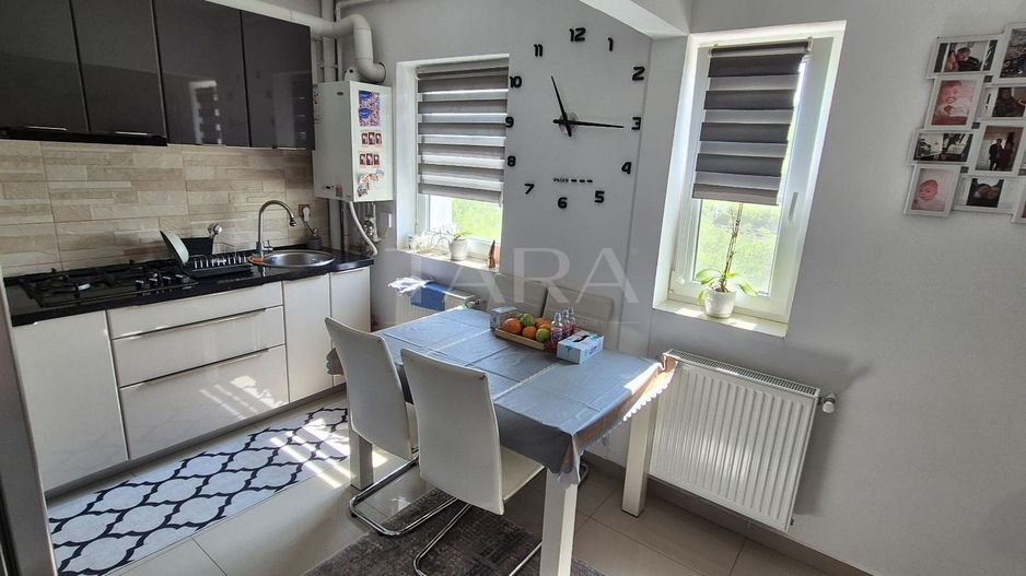 Apartament cu 2 camere de vanzare in zona centrala - Poză 1