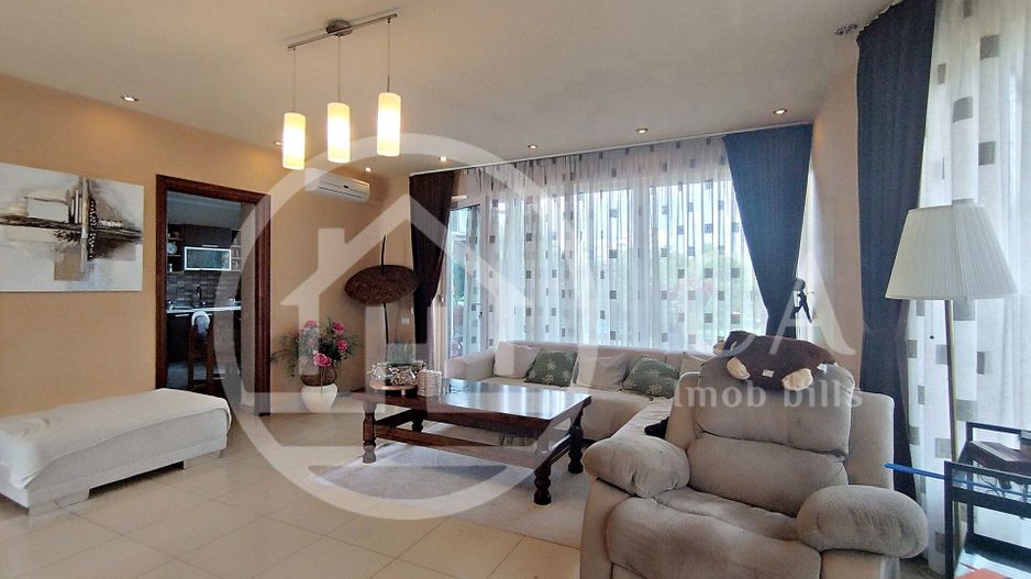 Casa de vanzare cu 5 camere in Santandrei, Bihor - Poză 2