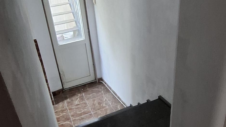 Se vinde etajul 1 si mansarda | Vile interbelica | 13 Septembrie - Poză 7