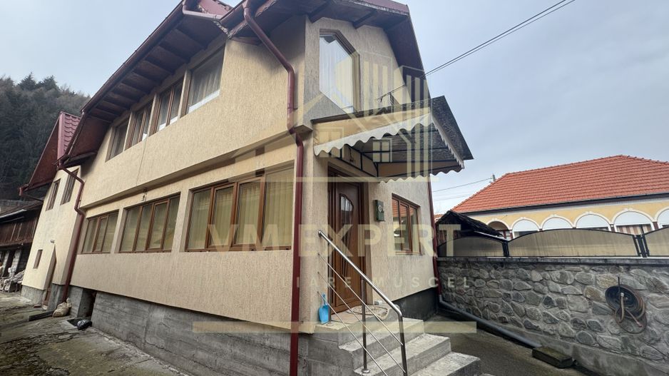 VILA 5 CAMERE, TEREN 600 MP, RUCAR - Poză 1
