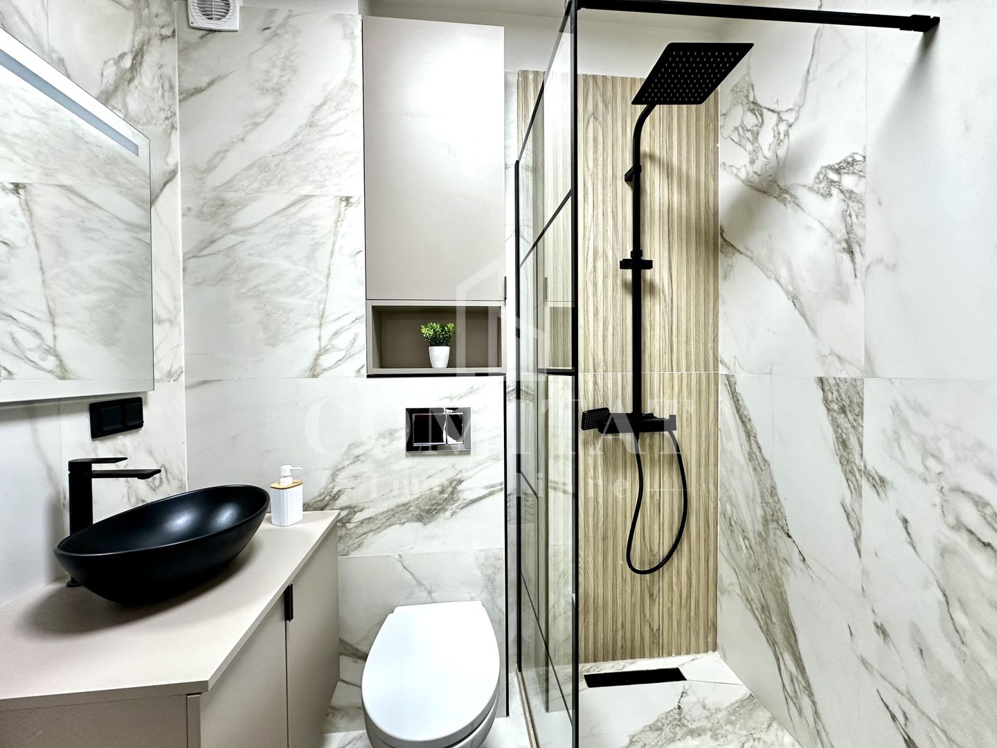 Apartament ultrafinisat | Etaj intermediar | Zona Str Tineretului - Poză 19