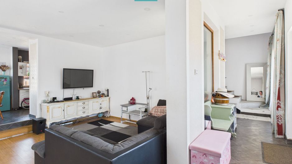 Casă modernă cu 6 camere în Vladimirescu - Poză 11