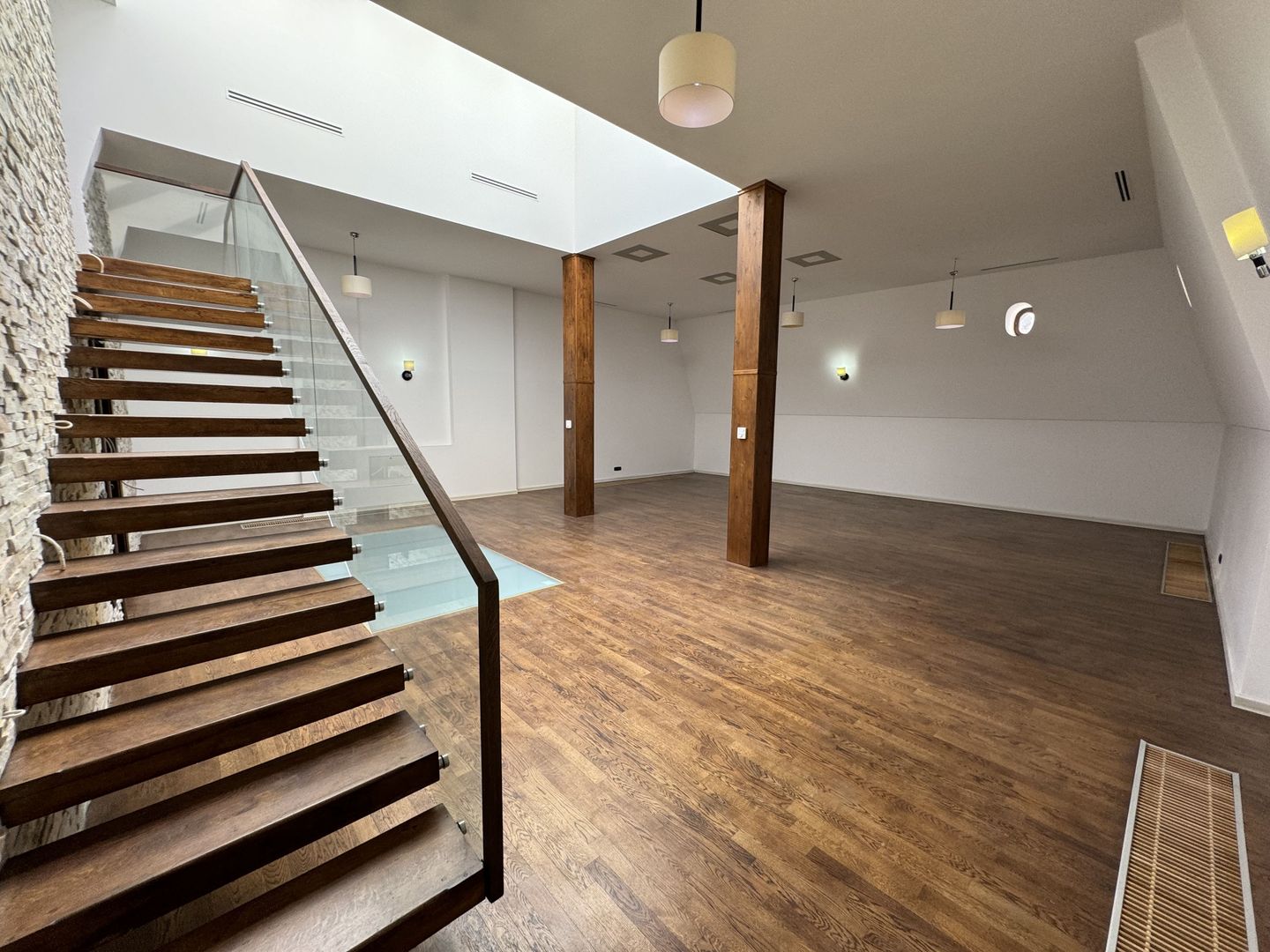 Universitate 20 camere arhitectura interbelica garaj curte piscina - Poză 13