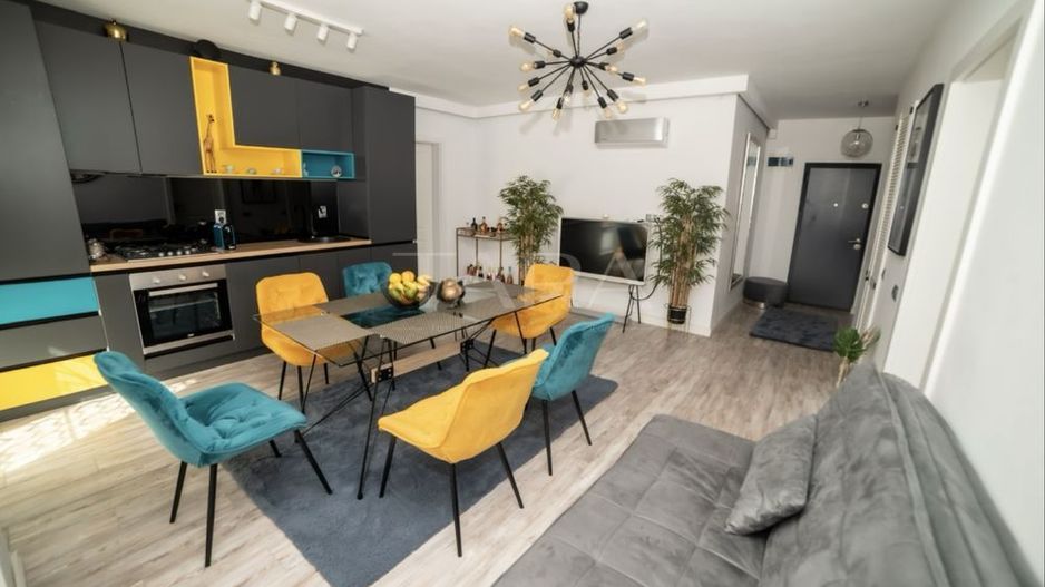 Vând apartament 3 camere - Poză 1