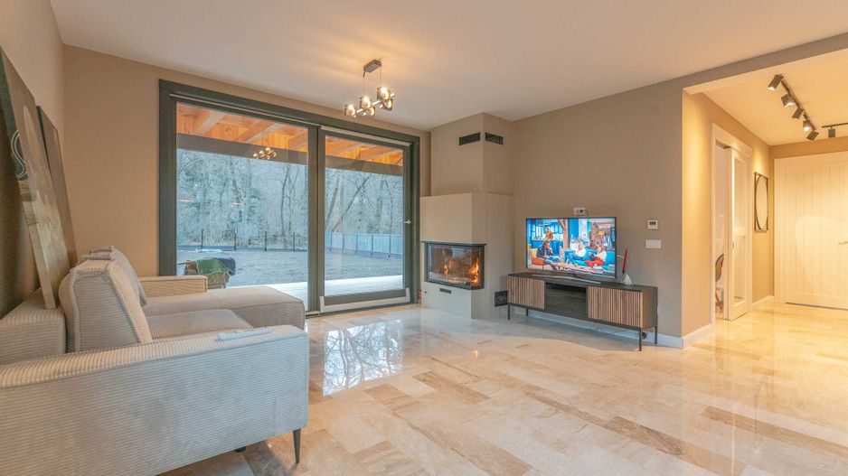 Rezidență cu Stil în Brașov: O Oază de Relaxare în Cartierul Noua - Poză 8