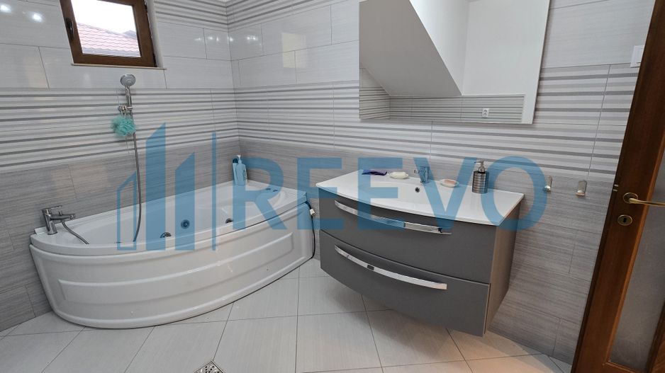 Casă de închiriat în Lilieci - Poză 12