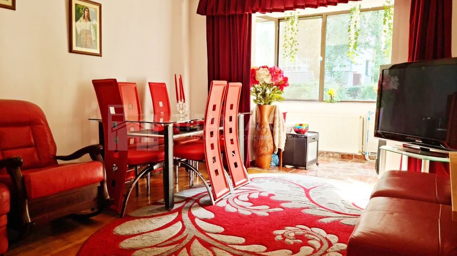 Apartament 3 camere, 2 bai, etj 1, zona Racadau, priveliste superba spre Tampa - Poză 3