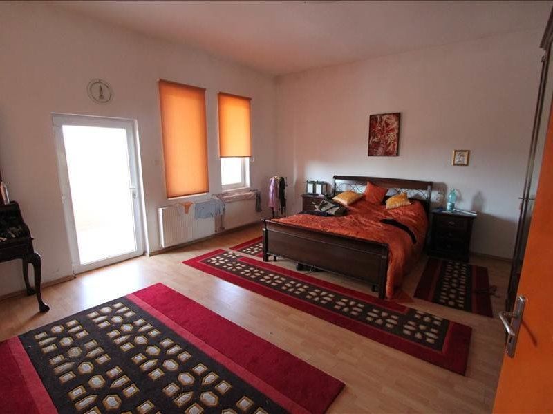 Vilă transformata în cămin pretabilă investiție - Poză 13