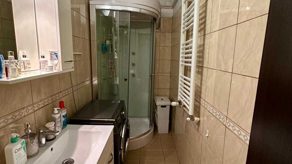 Garsonieră 38 mp, parter, balcon închis, boxă, metrou 2 min - Poză 2