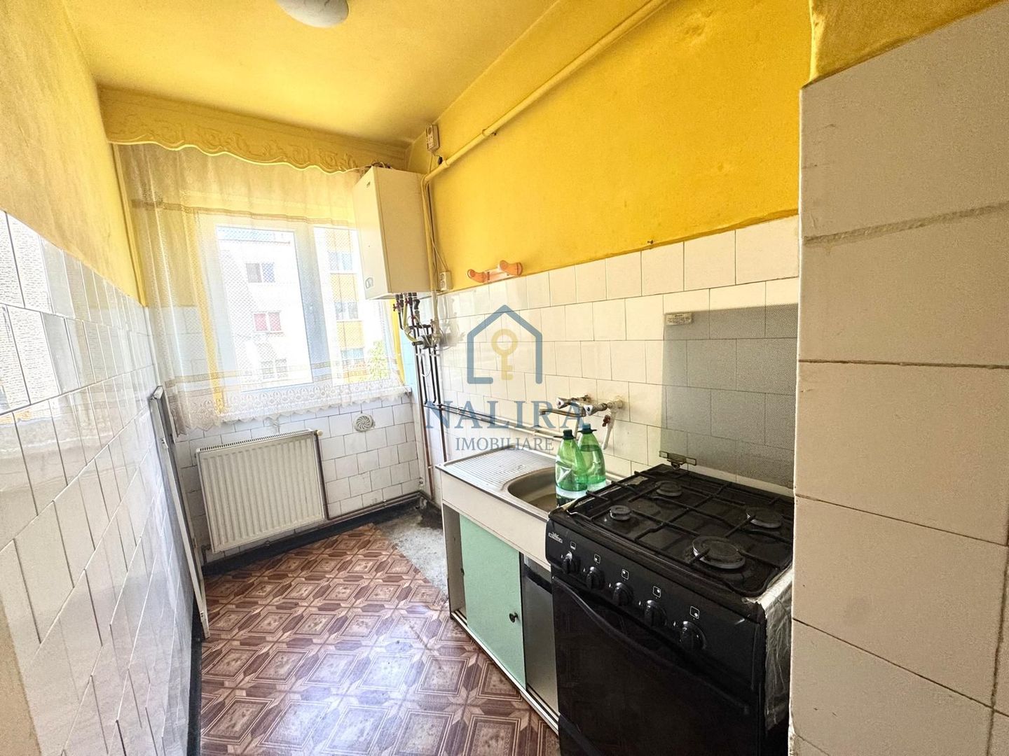 Apartament 2 camere de vanzare zona Semiluna - etaj 3/4 - Poză 2