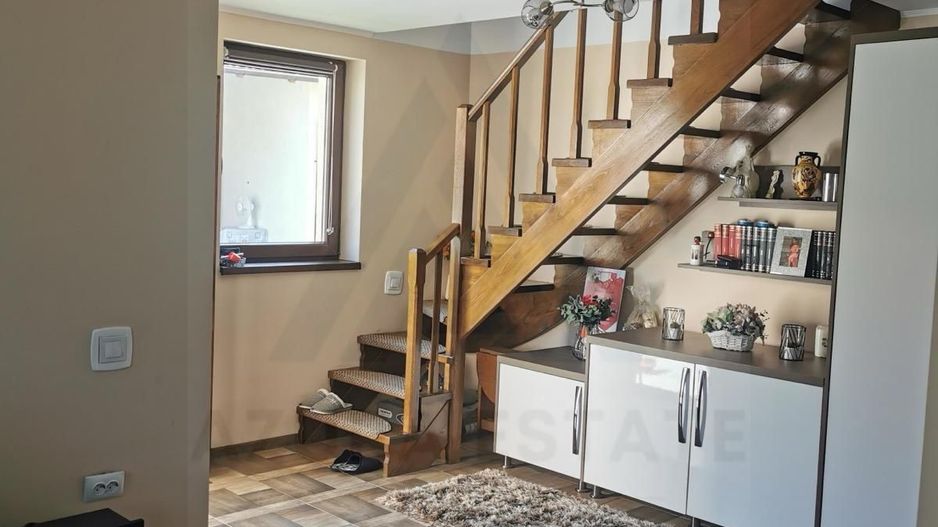 Casa individuala cu garaj 60 mp si teren+gradina 2650 mp in Porumbacu - Poză 15