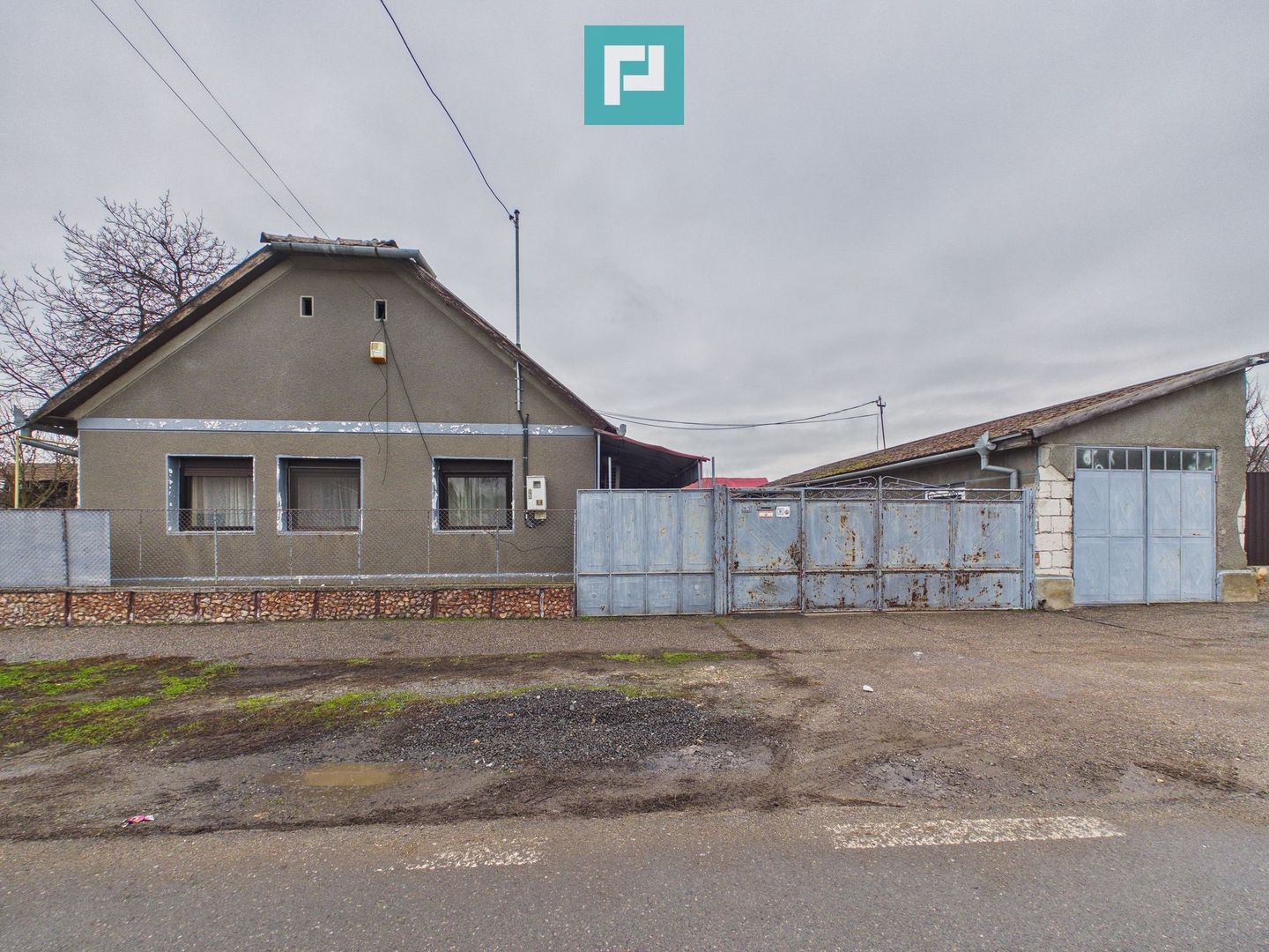 Casă cu 755 mp teren, zonă centrală Curtici - Poză 12